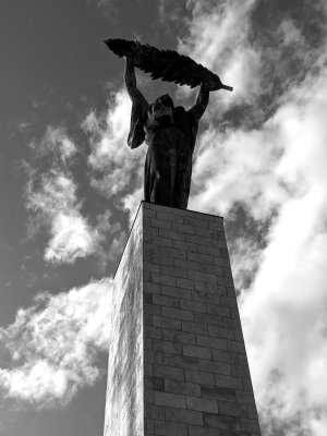 Budapest Citadella Peace Monument (1).jpg