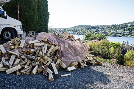 wood stacking ahead, winter is coming..jpg