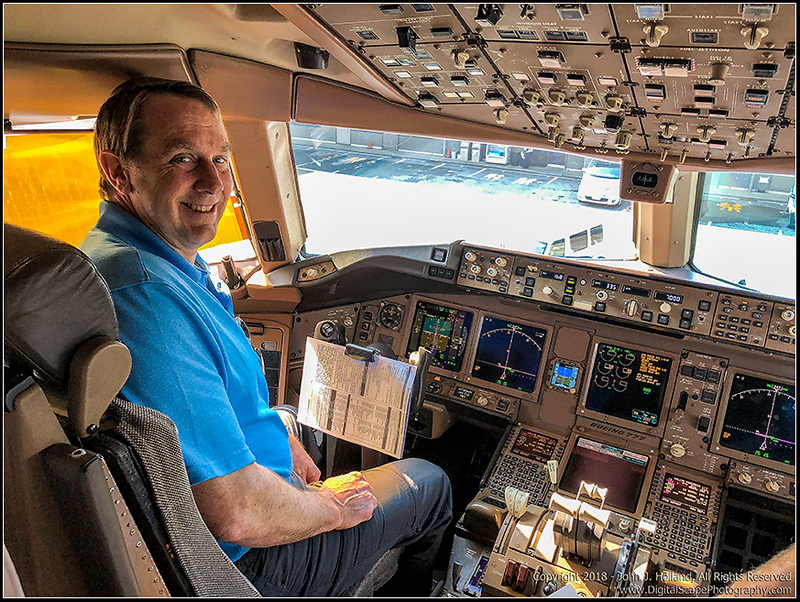 777-200_Cockpit_18Feb-05-Processed.jpg