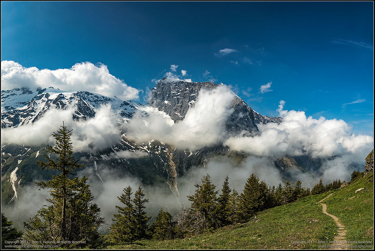 Furenalp_Path_17May-01-06-Pano.jpg