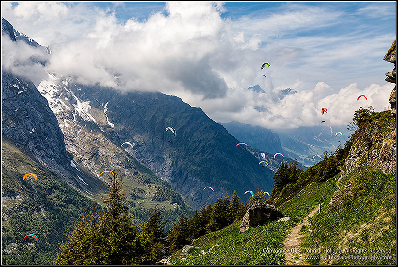 Furenalp_ParaGliders_17May-03.jpg