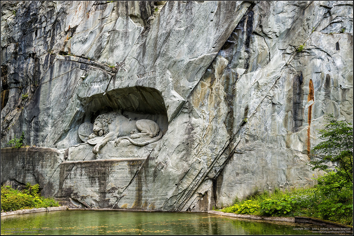 Luzern_Lion_17May-17-37-Pano.jpg