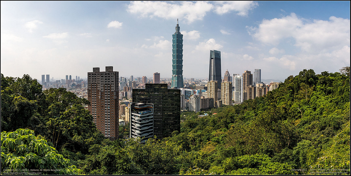 Taipei_101_17Oct-188-196-Pano.jpg